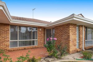 21 Lambourne Place, Halls Head, WA 6210 AUS