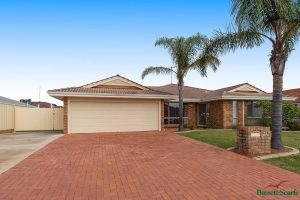 21 Lambourne Place, Halls Head, WA 6210 AUS