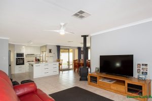 21 Lambourne Place, Halls Head, WA 6210 AUS