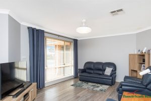 21 Lambourne Place, Halls Head, WA 6210 AUS