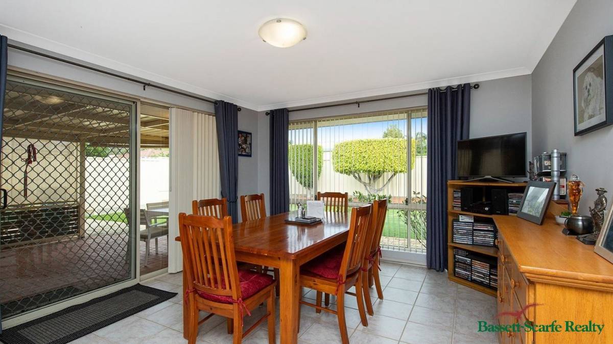 21 Lambourne Place, Halls Head, WA 6210 AUS