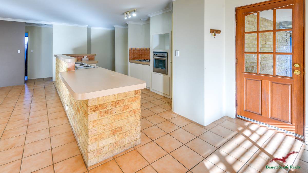 37 Reynolds Avenue, Greenfields, WA 6210 AUS
