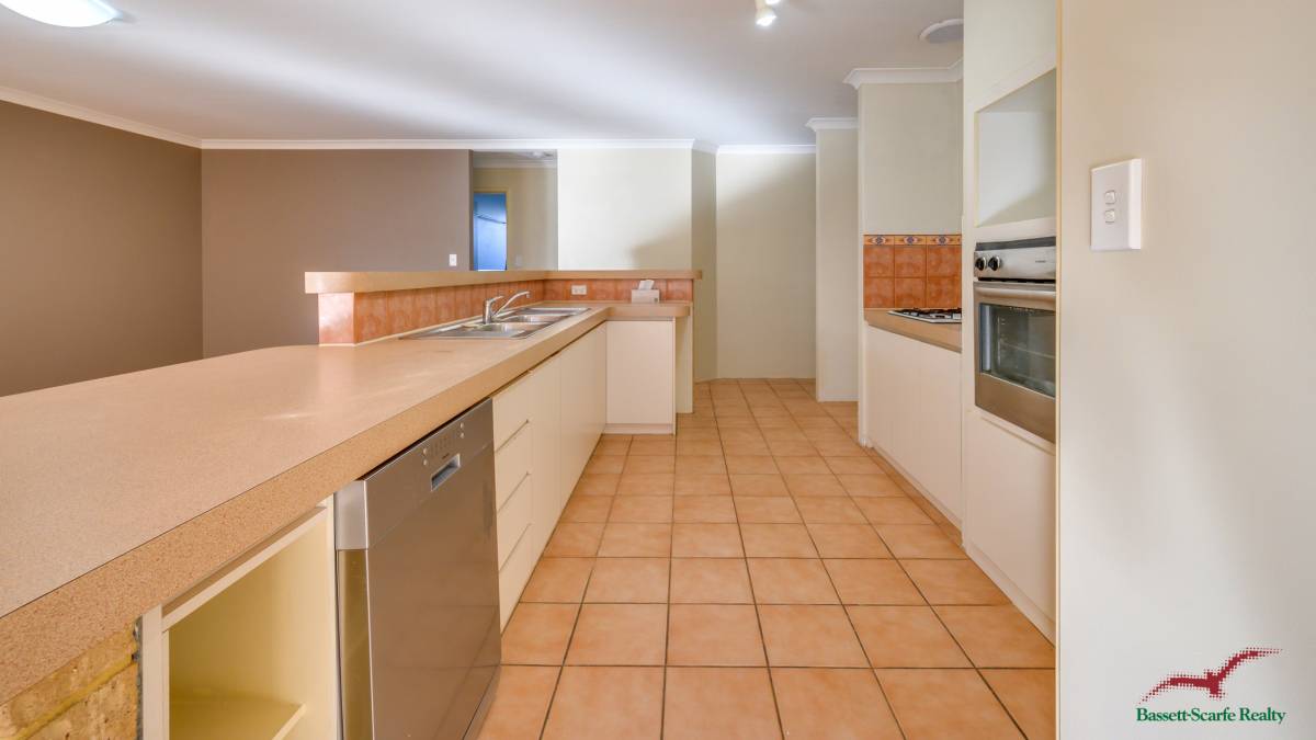 37 Reynolds Avenue, Greenfields, WA 6210 AUS