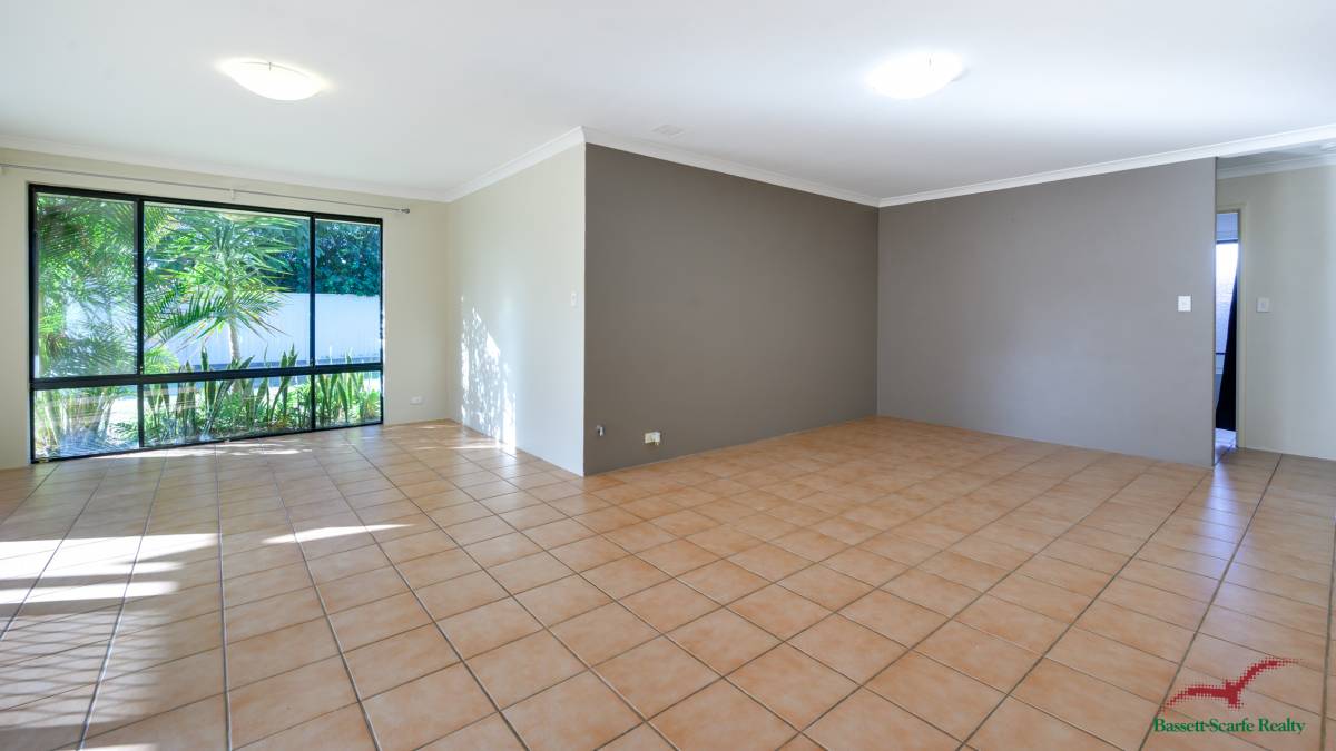 37 Reynolds Avenue, Greenfields, WA 6210 AUS