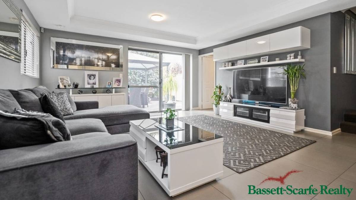 24D Eacott Street, Mandurah, WA 6210 AUS