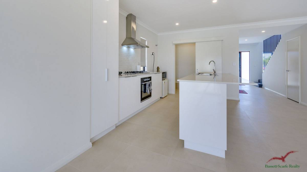 32 Quendamia Lane, Mandurah, WA 6210 AUS