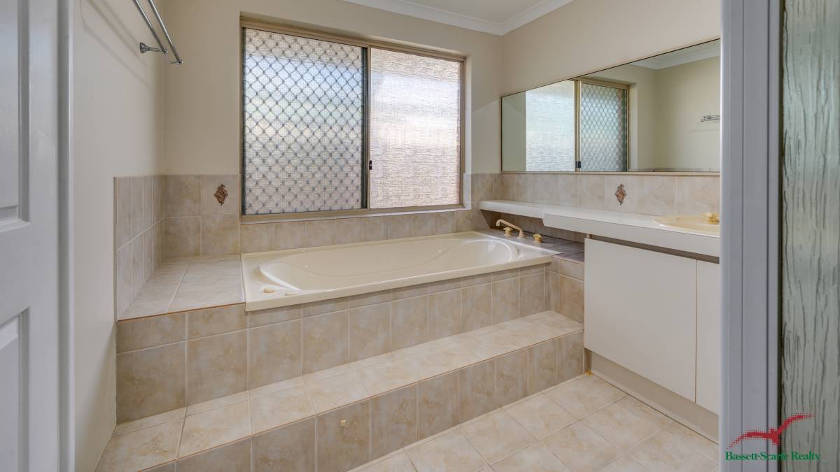 15 Grayswood Retreat, Erskine, WA 6210 AUS