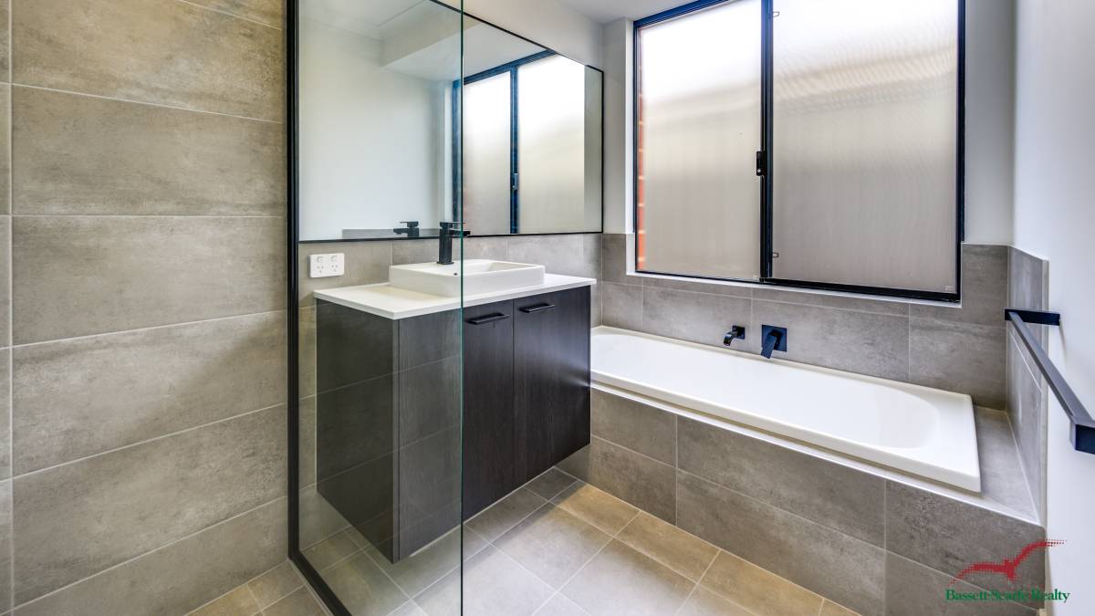 35 Sarasota Loop, Madora Bay, WA 6210 AUS