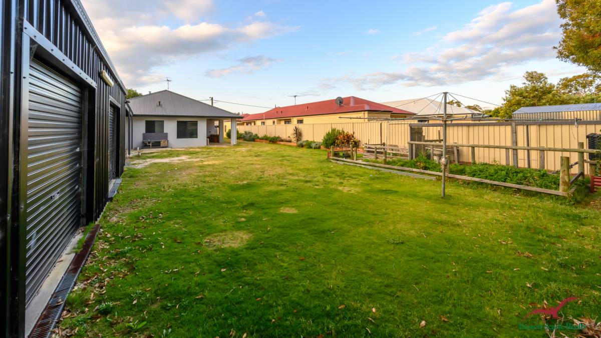 17 Kallang Road, Coodanup, WA 6210 AUS