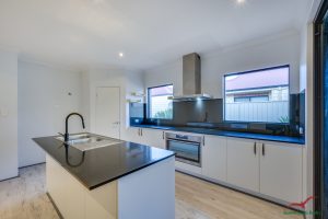 17 Kallang Road, Coodanup, WA 6210 AUS