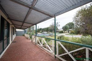 77 Ayrton Street, DAWESVILLE, WA 6211 AUS