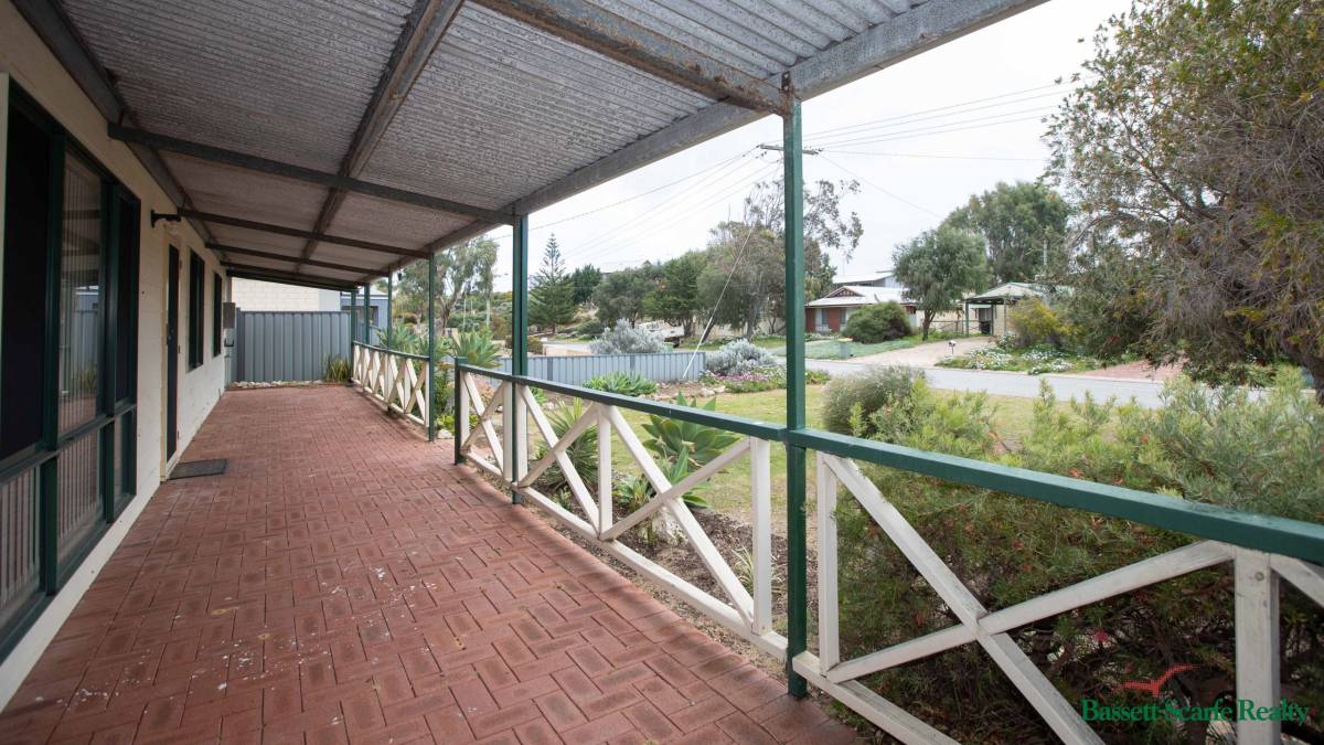 77 Ayrton Street, DAWESVILLE, WA 6211 AUS