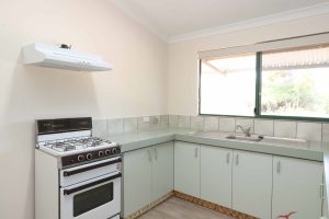 77 Ayrton Street, DAWESVILLE, WA 6211 AUS
