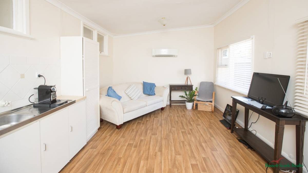 2/30 Janis Street, Halls Head, WA 6210 AUS