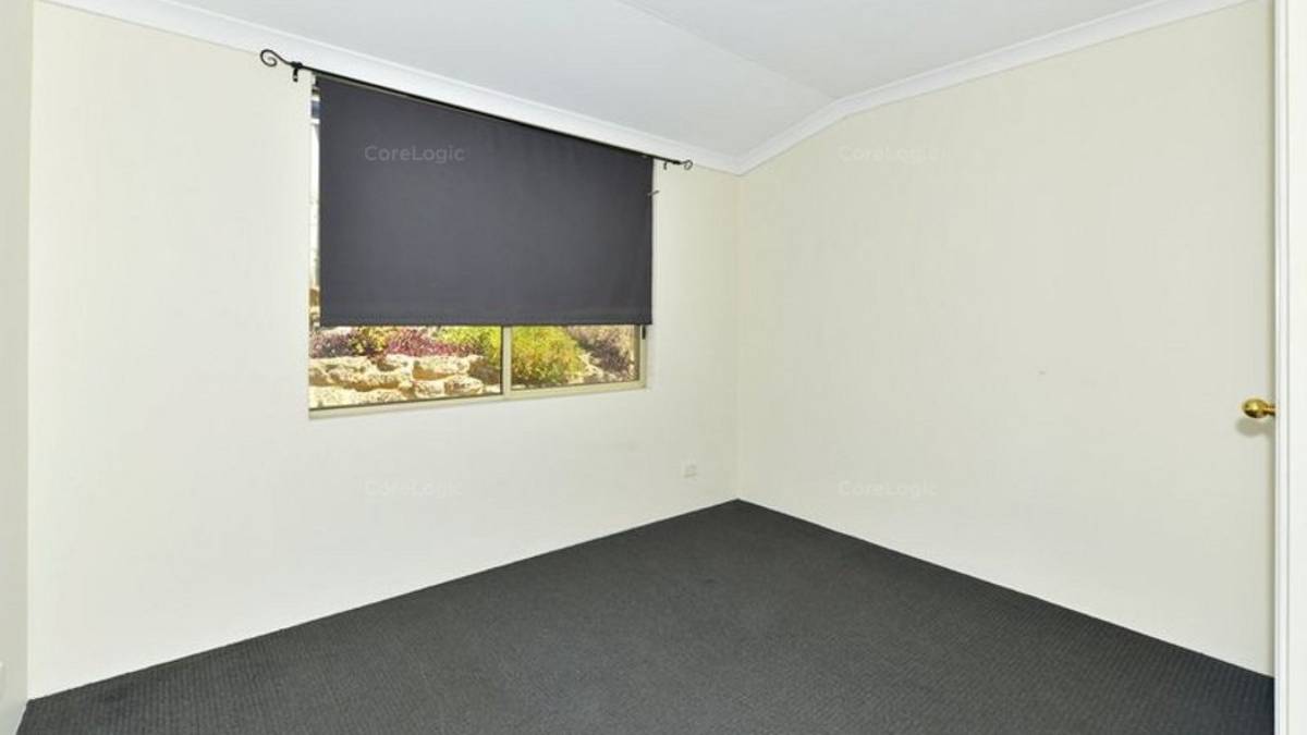 4 Selloa Court, Halls Head, WA 6210 AUS