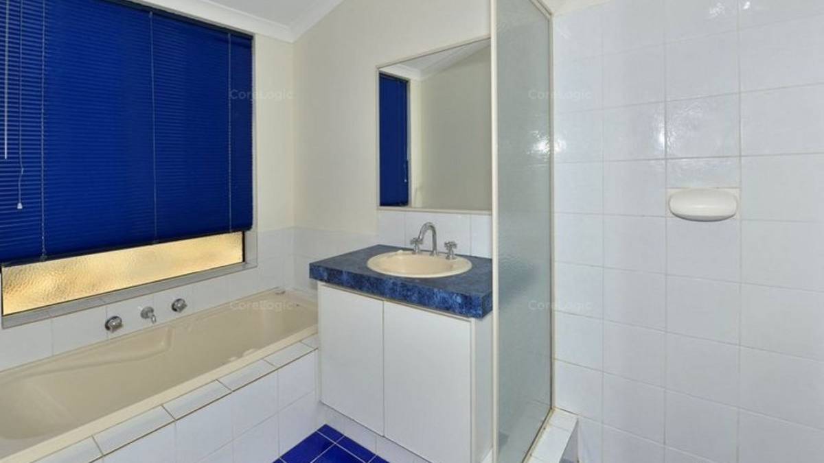 4 Selloa Court, Halls Head, WA 6210 AUS