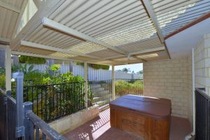 4 Selloa Court, Halls Head, WA 6210 AUS