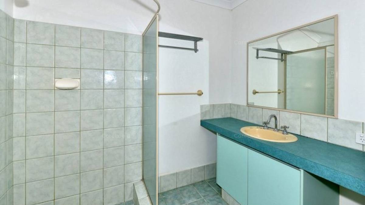 4 Selloa Court, Halls Head, WA 6210 AUS