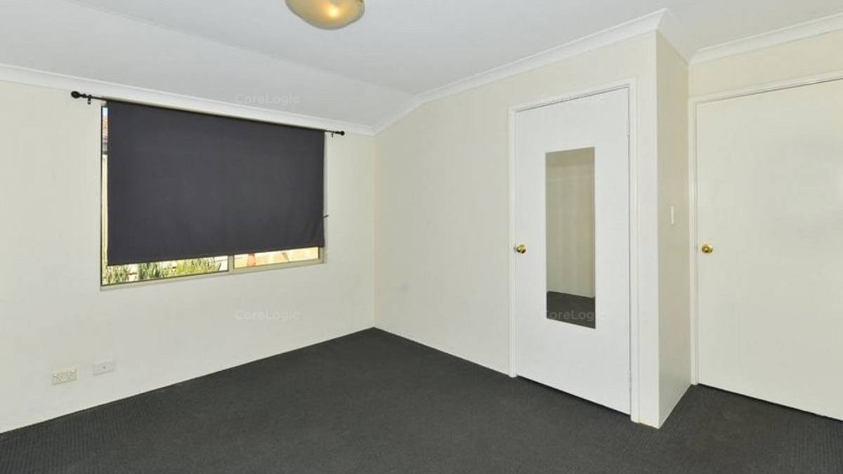 4 Selloa Court, Halls Head, WA 6210 AUS