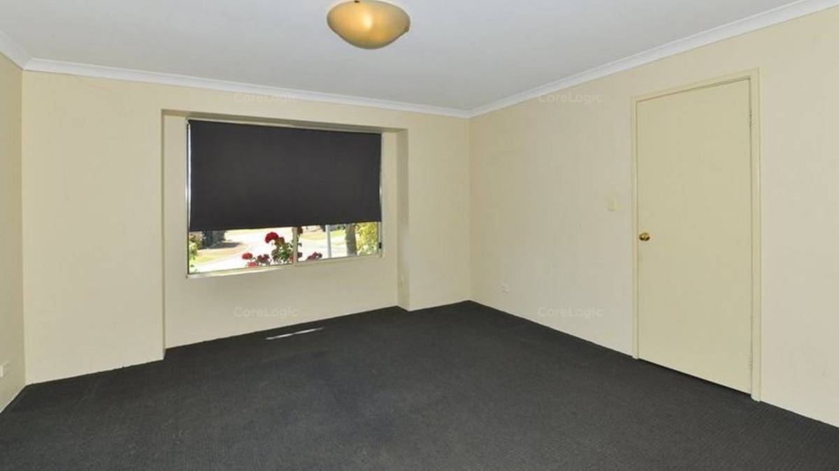4 Selloa Court, Halls Head, WA 6210 AUS