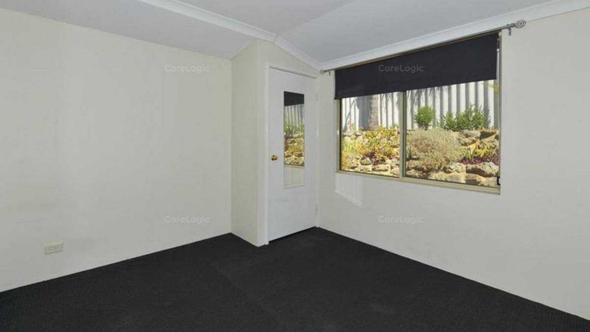 4 Selloa Court, Halls Head, WA 6210 AUS