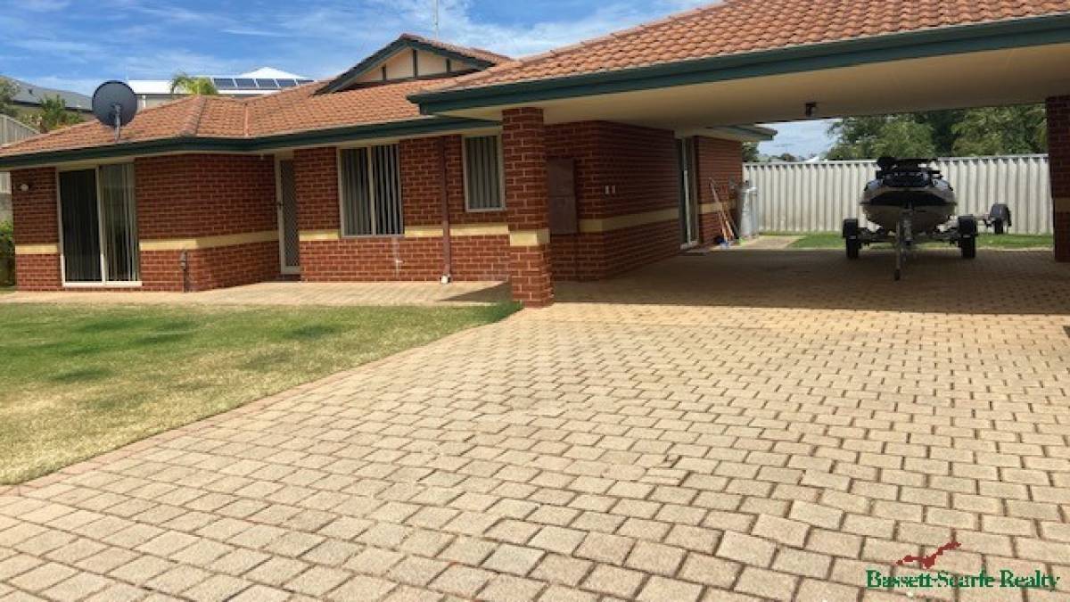 10B Valley Road, Halls Head, WA 6210 AUS