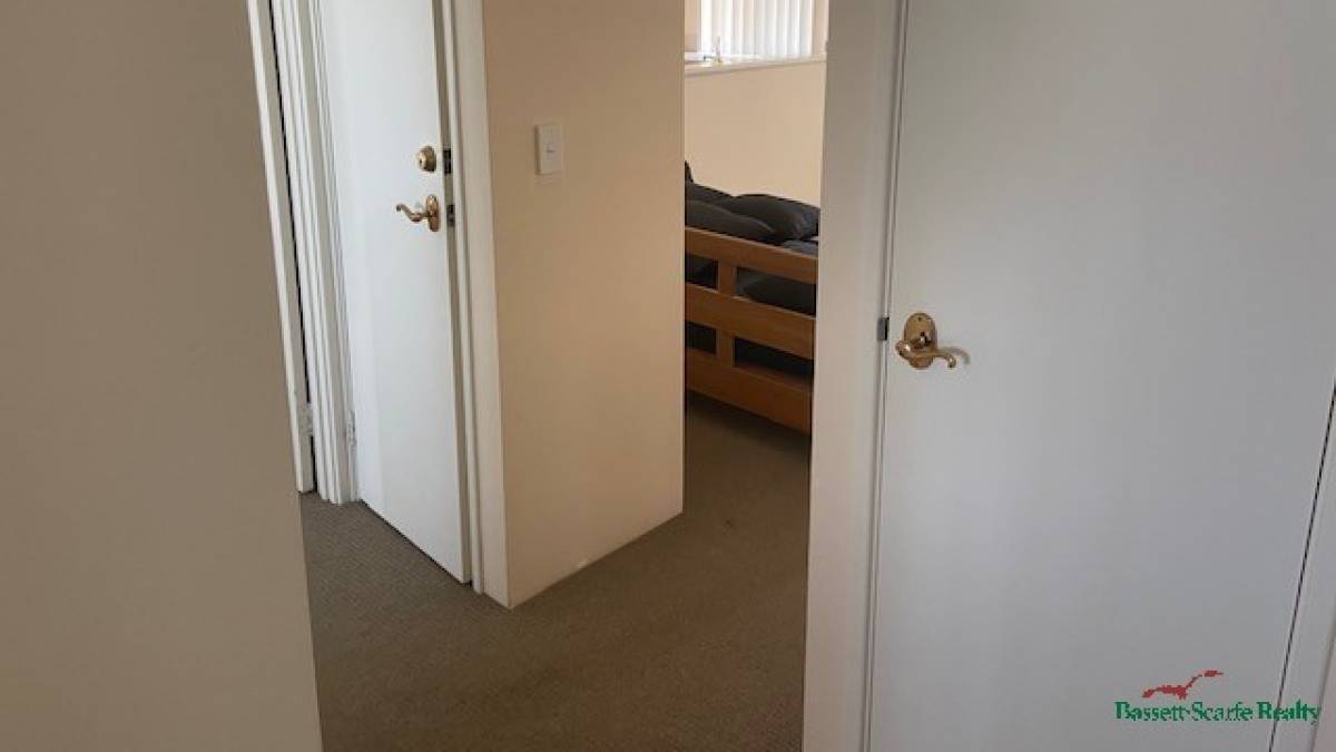 10B Valley Road, Halls Head, WA 6210 AUS
