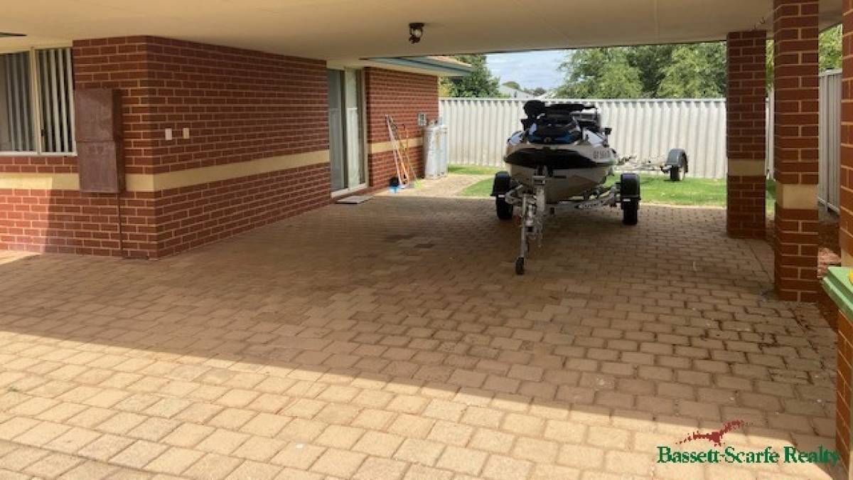 10B Valley Road, Halls Head, WA 6210 AUS
