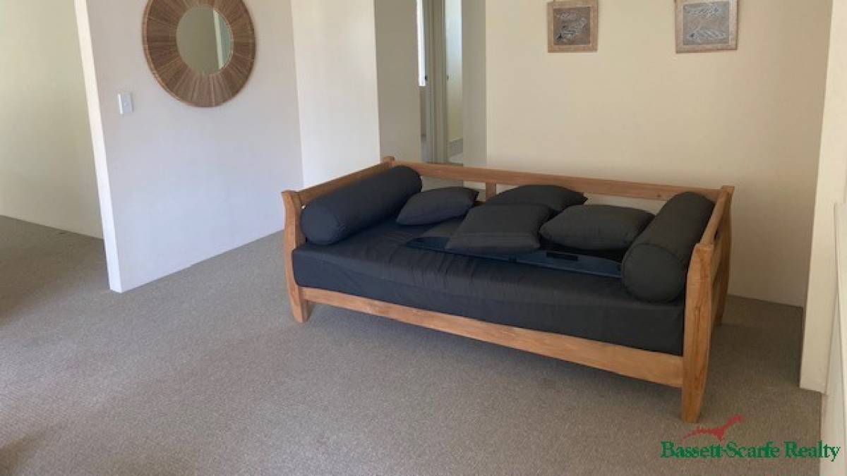 10B Valley Road, Halls Head, WA 6210 AUS