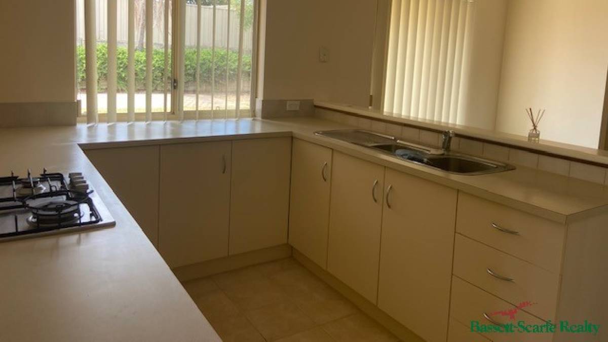 10B Valley Road, Halls Head, WA 6210 AUS