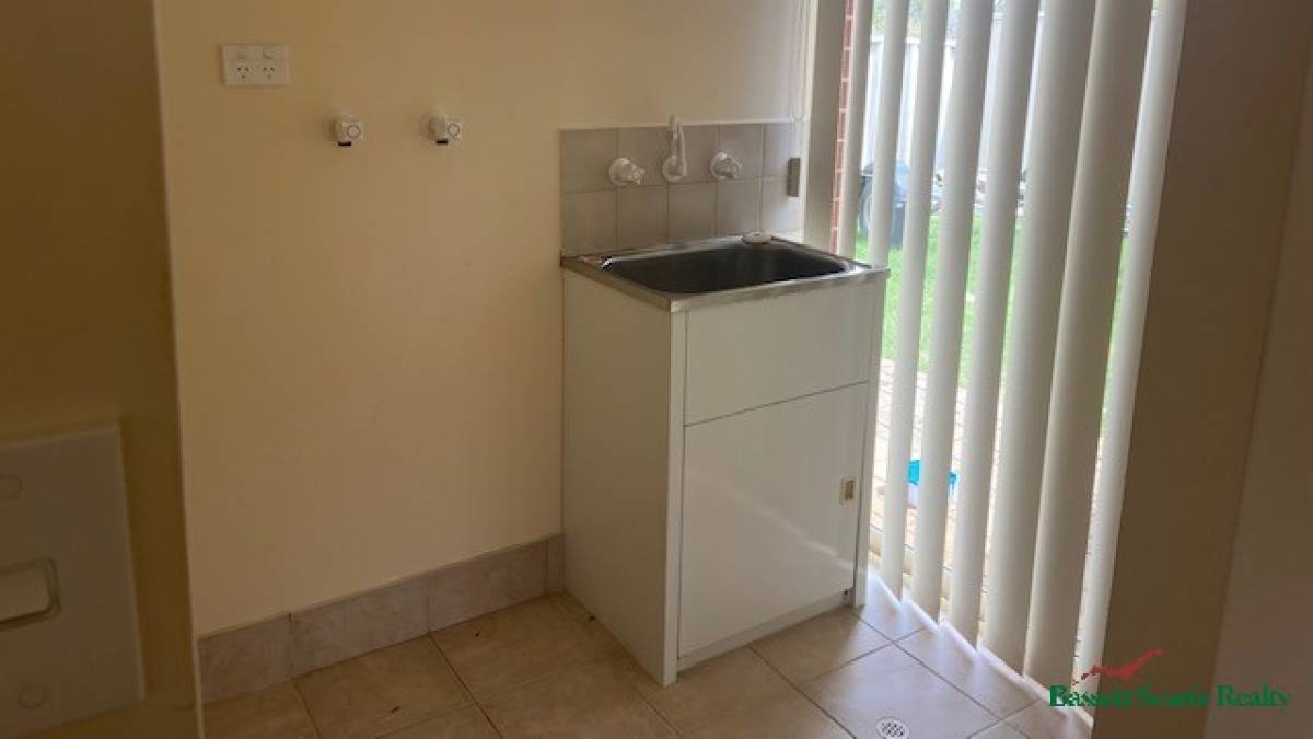 10B Valley Road, Halls Head, WA 6210 AUS