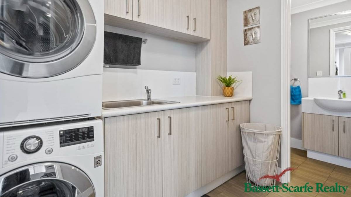 24D Eacott Street, Mandurah, WA 6210 AUS