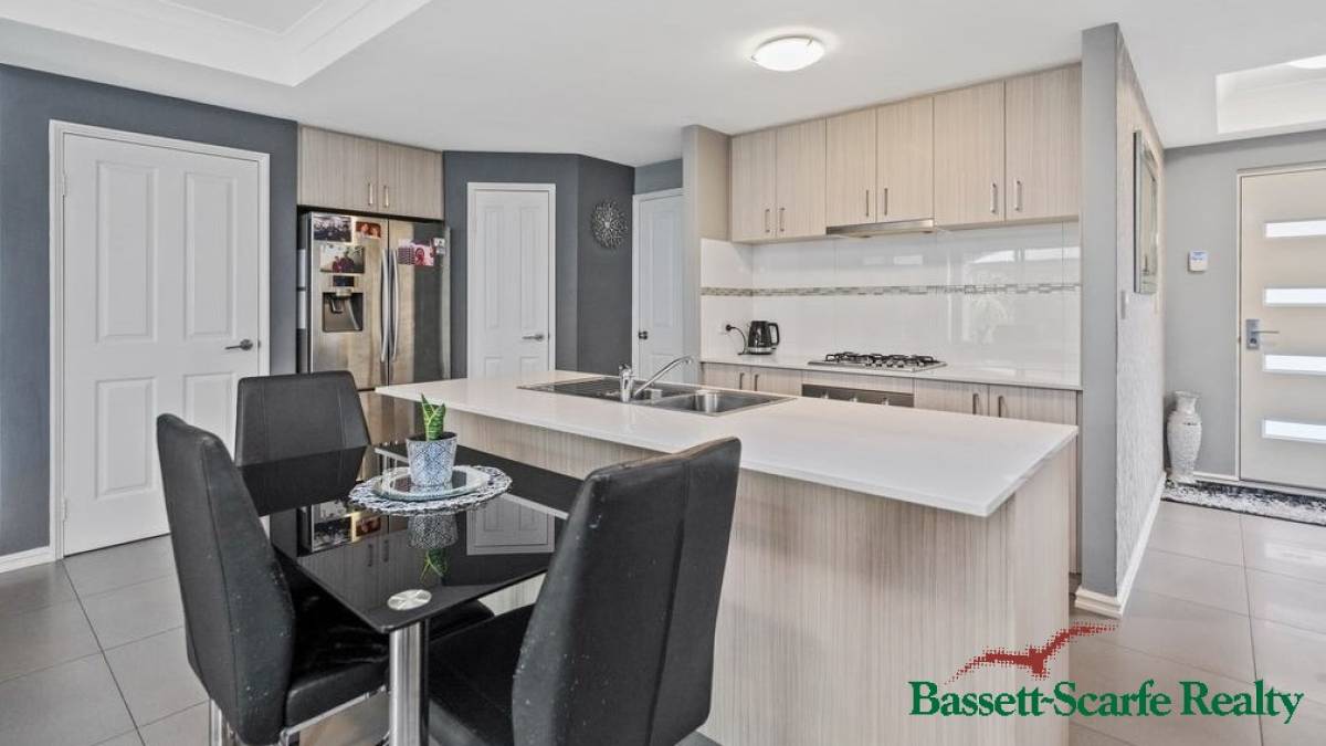 24D Eacott Street, Mandurah, WA 6210 AUS