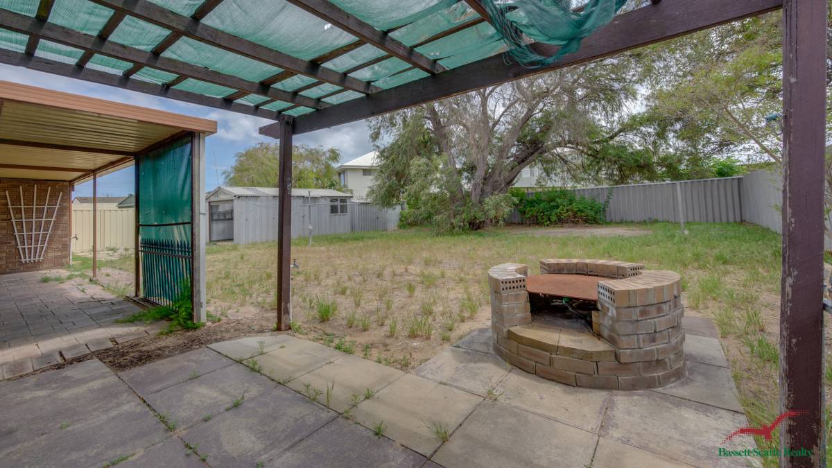 4 Thetis Street, MADORA BAY, WA 6210 AUS