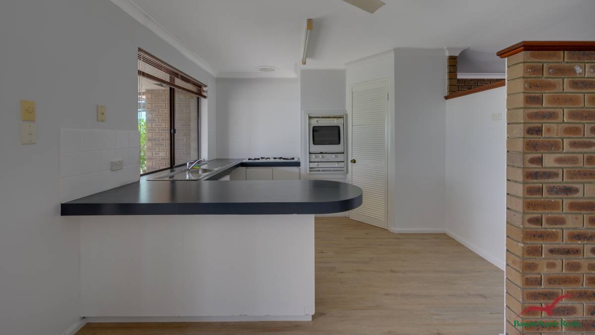 4 Thetis Street, MADORA BAY, WA 6210 AUS