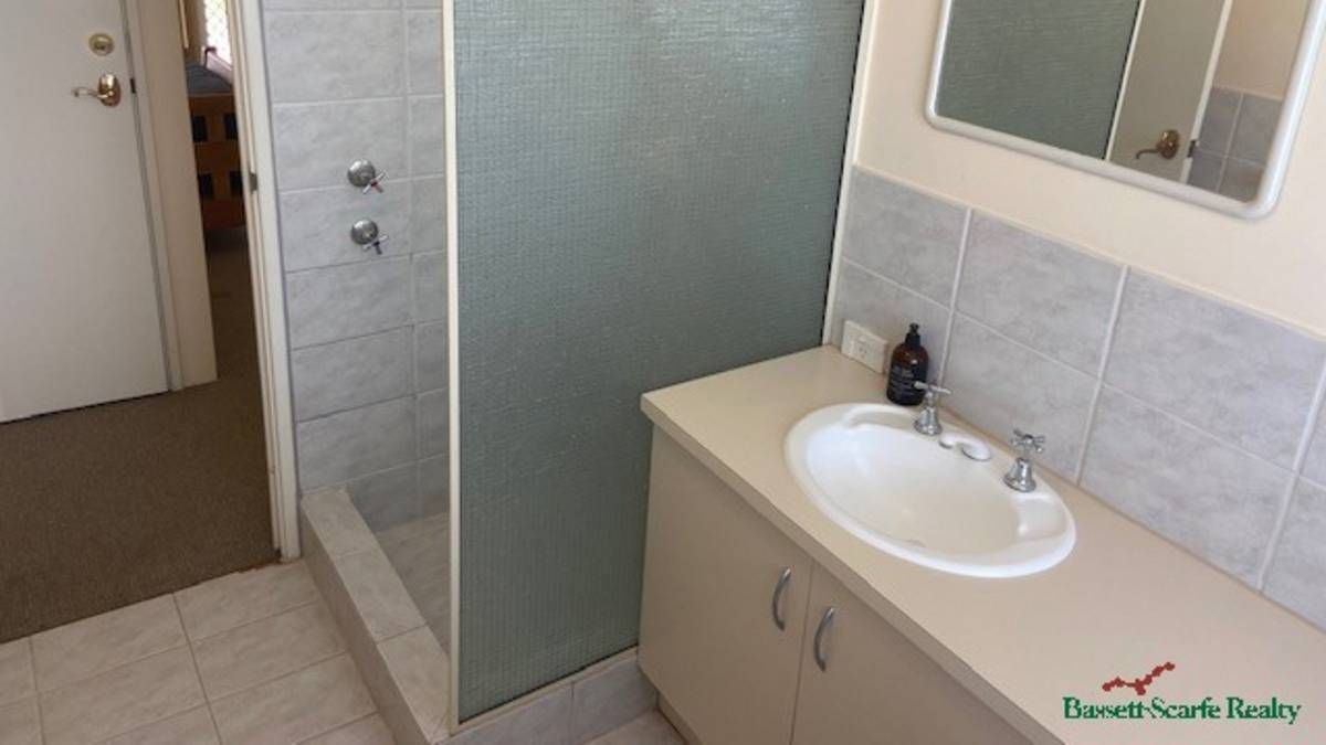 10B Valley Road, Halls Head, WA 6210 AUS