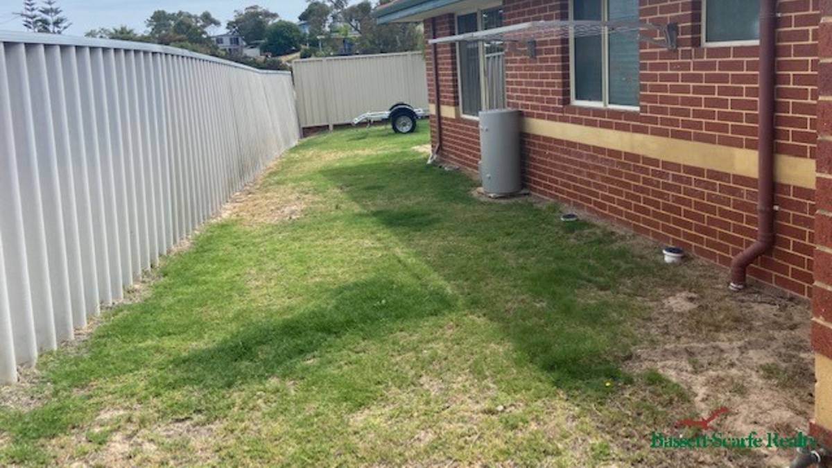 10B Valley Road, Halls Head, WA 6210 AUS