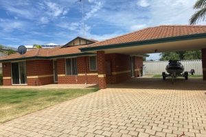 10B Valley Road, Halls Head, WA 6210 AUS