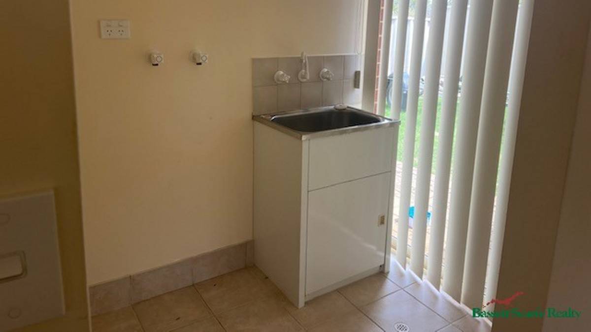 10B Valley Road, Halls Head, WA 6210 AUS