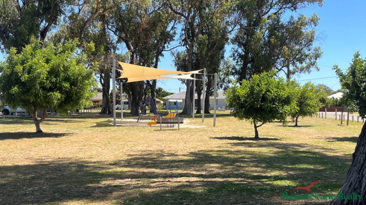 4 Gillark Street, Dudley Park, WA 6210 AUS