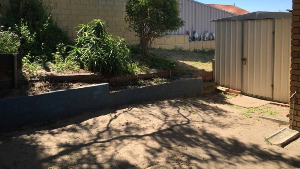 104B Janis Street, HALLS HEAD, WA 6210 AUS