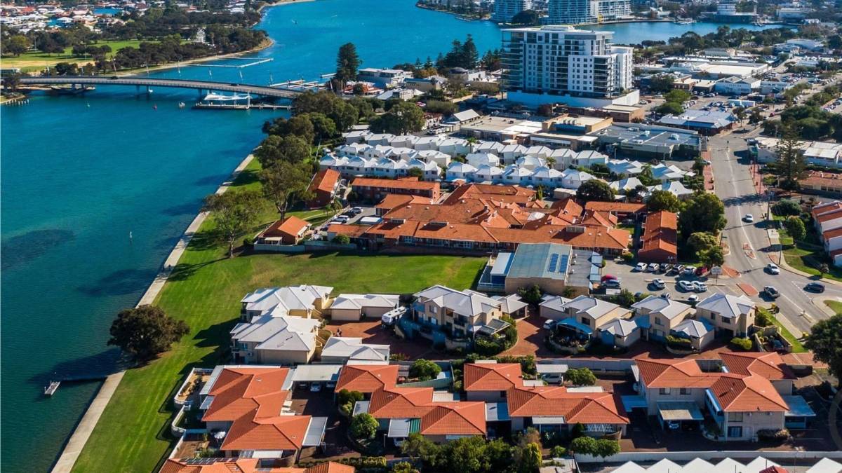 8/9 Leslie Street, Dudley Park, WA 6210 AUS