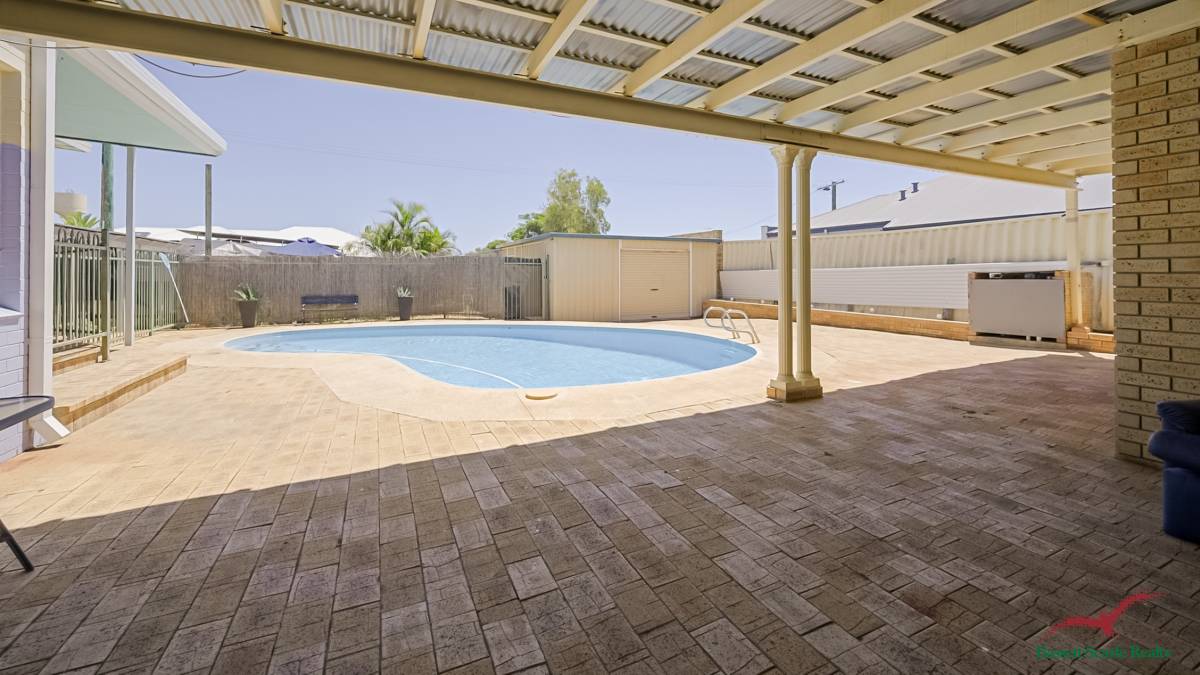 82 Leighton Road, Halls Head, WA 6210 AUS