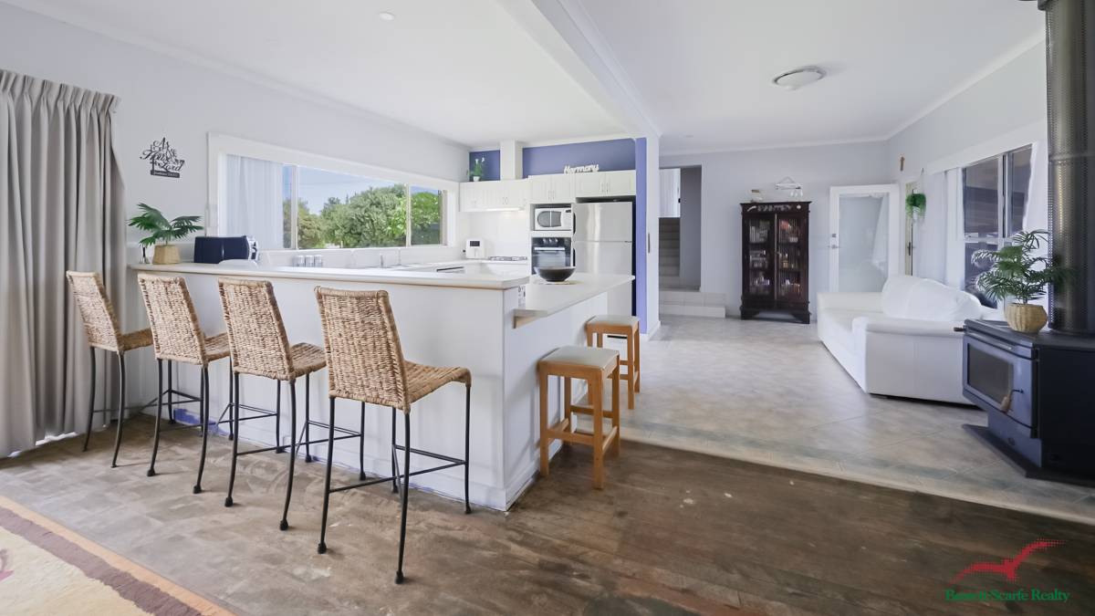 82 Leighton Road, Halls Head, WA 6210 AUS
