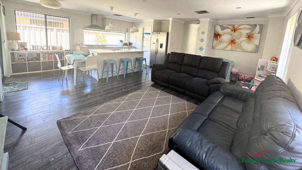 215 Pebble Beach Boulevard, Meadow Springs, WA 6210 AUS