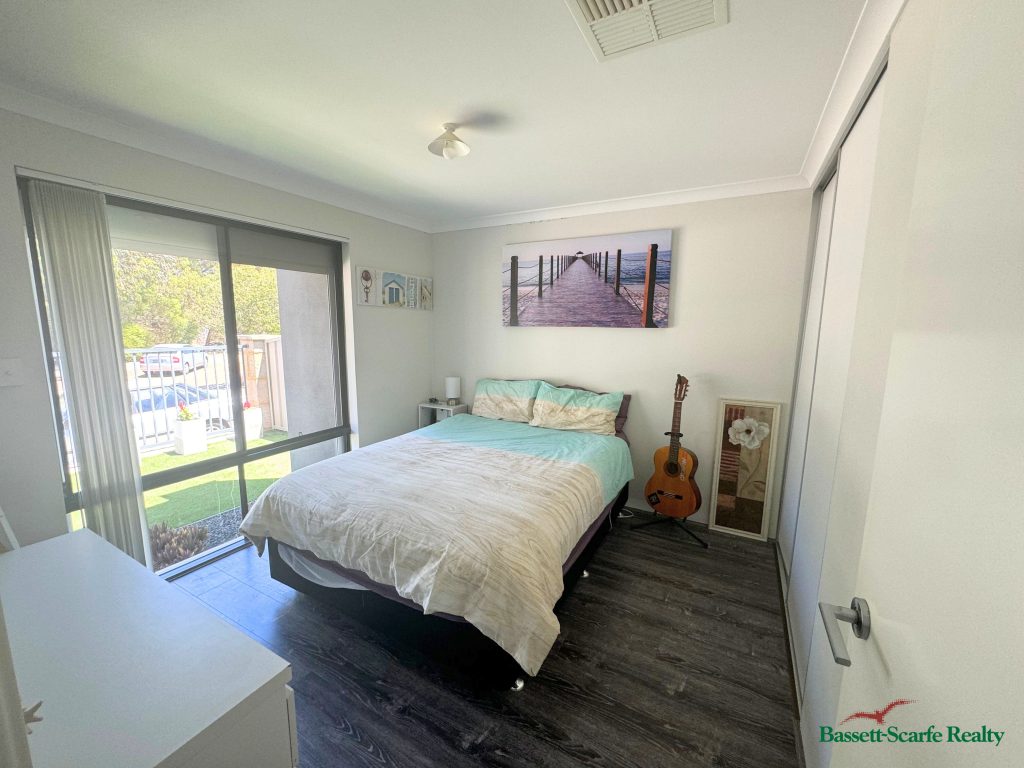 215 Pebble Beach Boulevard, Meadow Springs - Thumbnail 8