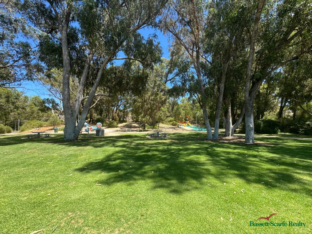 215 Pebble Beach Boulevard, Meadow Springs - Thumbnail 4