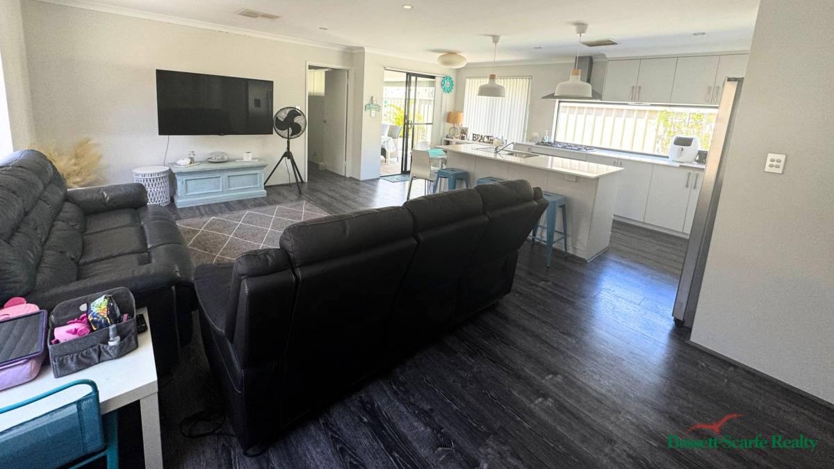 215 Pebble Beach Boulevard, Meadow Springs, WA 6210 AUS