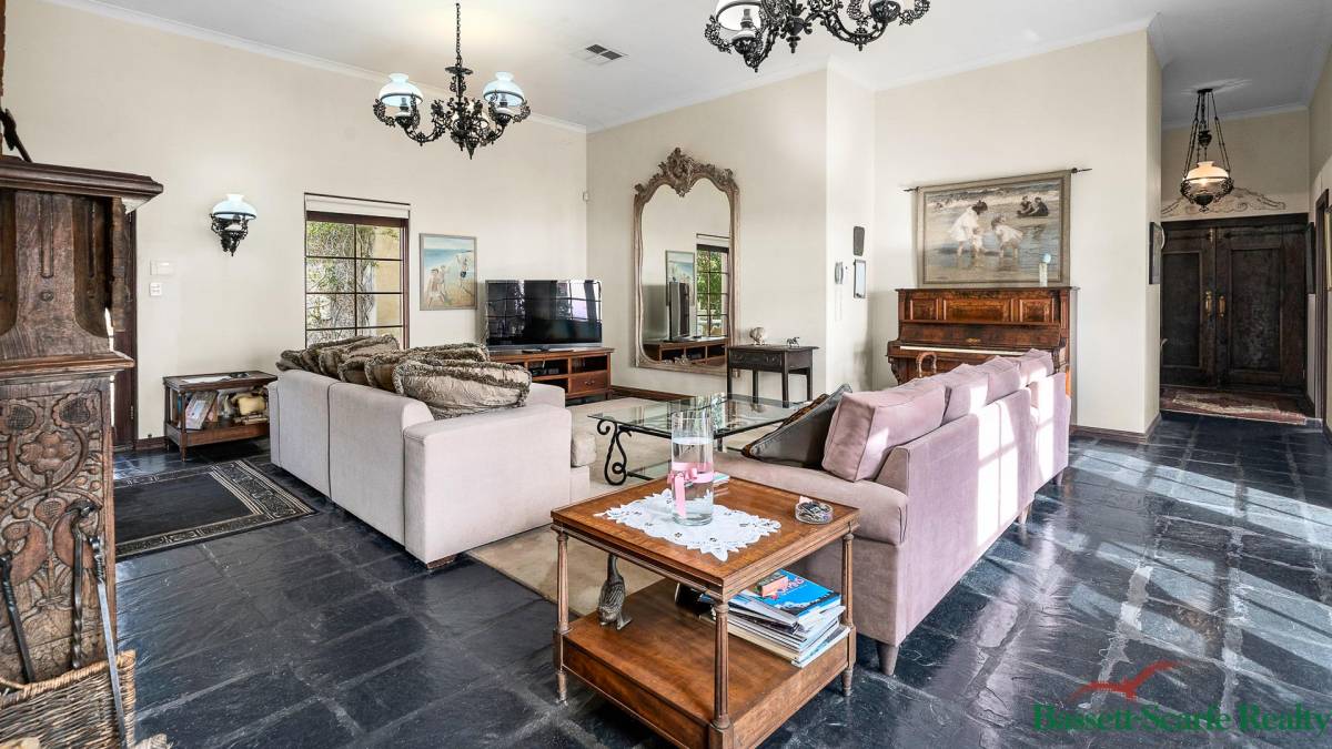 2 Merle Street, Mandurah, WA 6210 AUS