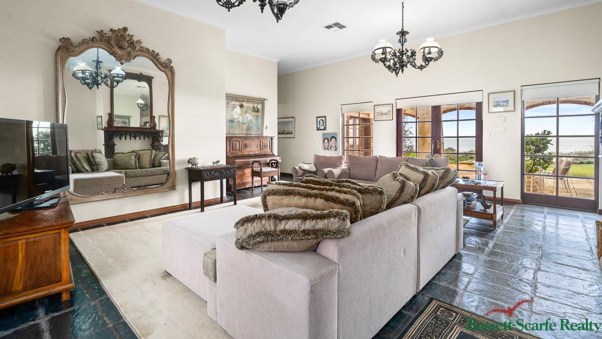2 Merle Street, Mandurah, WA 6210 AUS